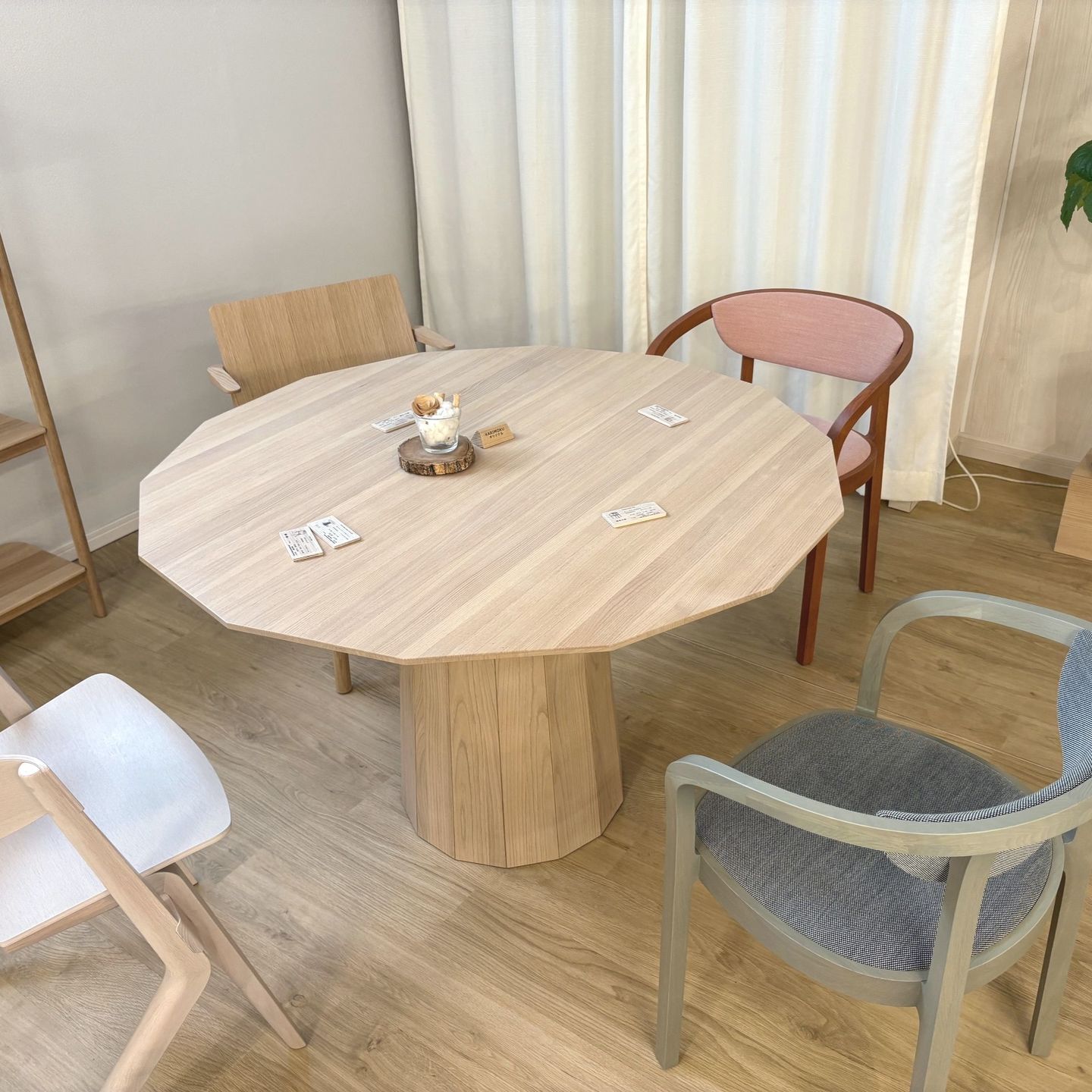 カリモクニュースタンダード　アウトレットセール品　カラーウッドダイニング120