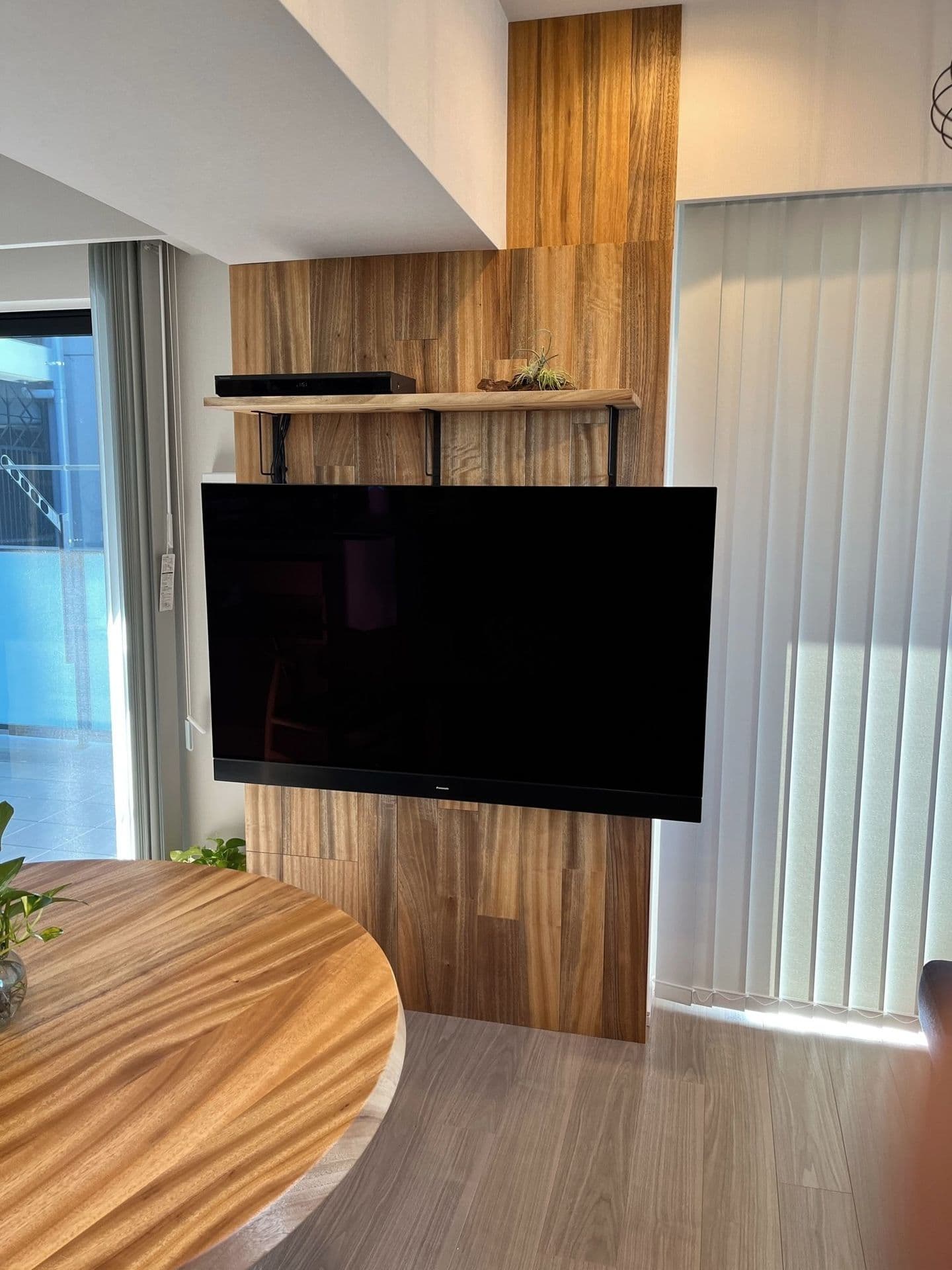 壁掛けテレビ　オーダー家具