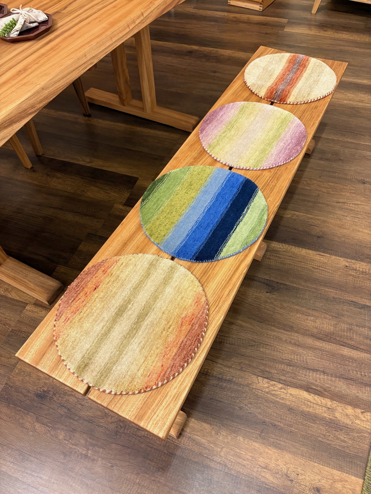 ハグみじゅうたんシートクッション入荷